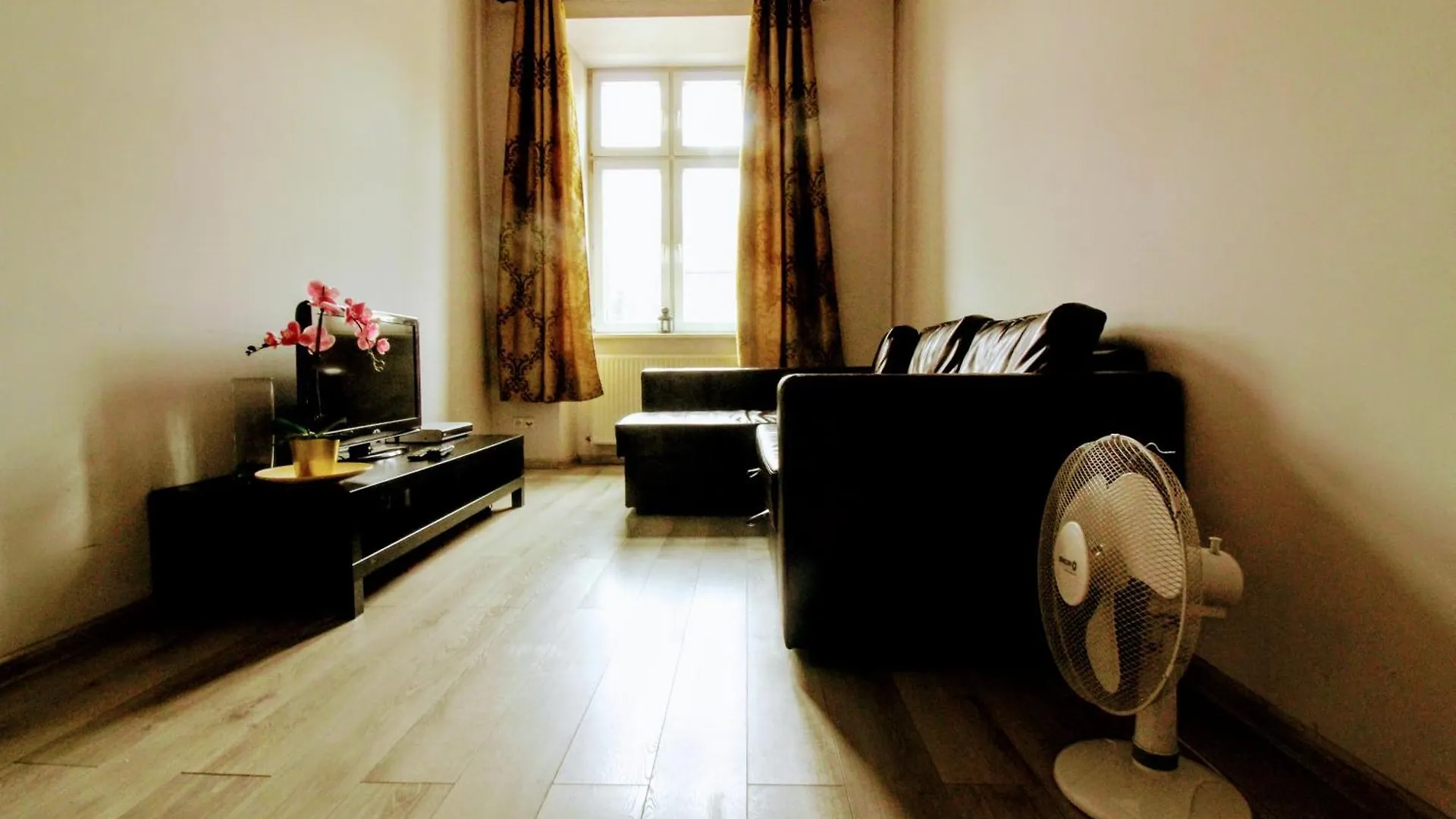 One-Bedroom Flat In Stradom! Lem , Stradomska 5, Apartment 17 Краков Польша