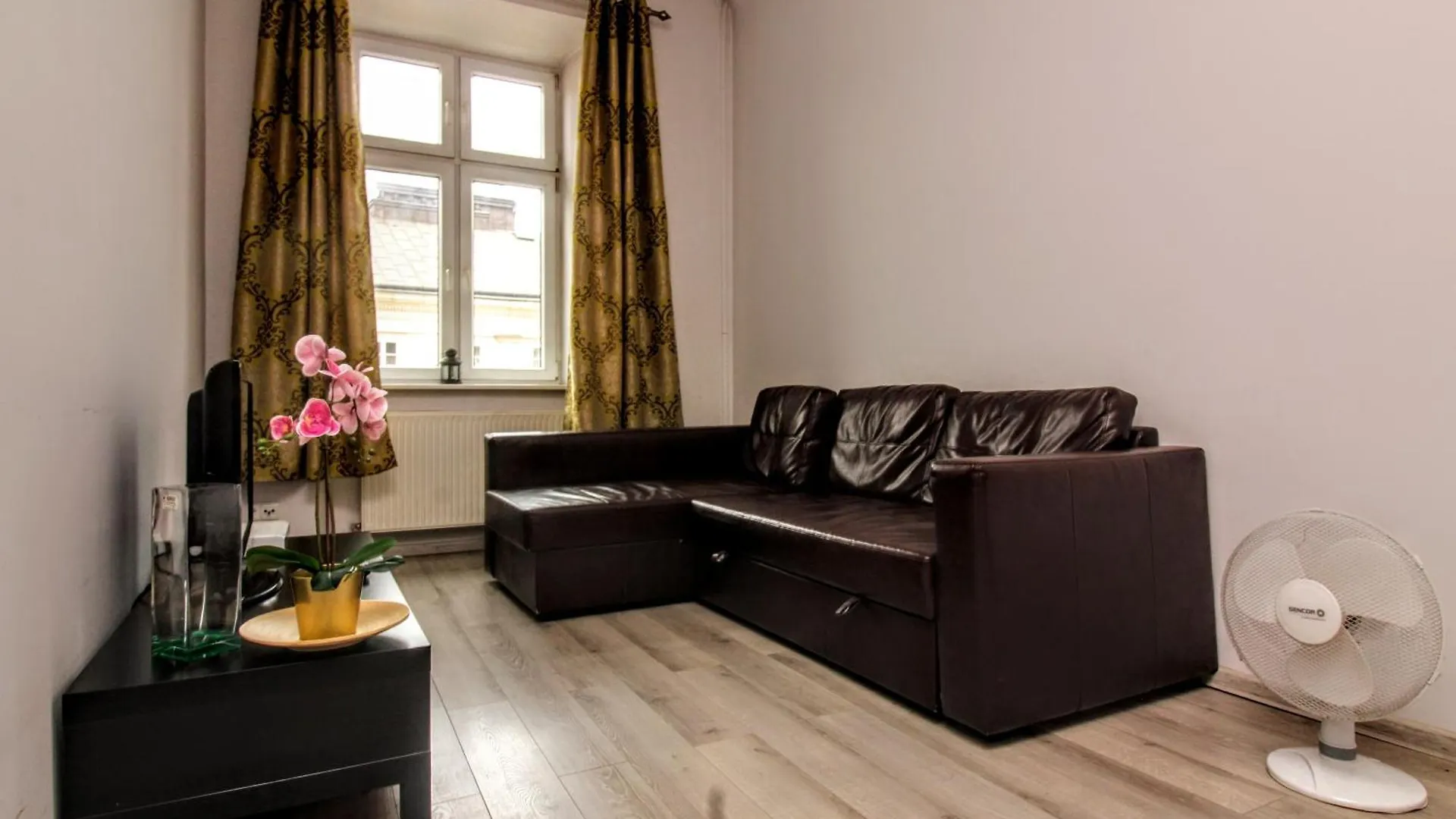 One-Bedroom Flat In Stradom! Lem , Stradomska 5, Apartment 17 Краков